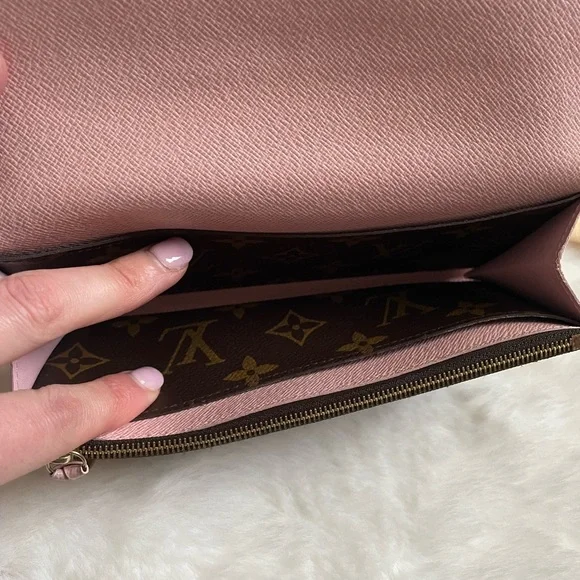 Louis Vuitton Emilee Wallet - Picture 10 of 15